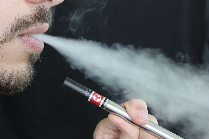 are vapor cigarettes safer than regular cigarettes Vaping vs Smoking Is Second Hand Vapor from